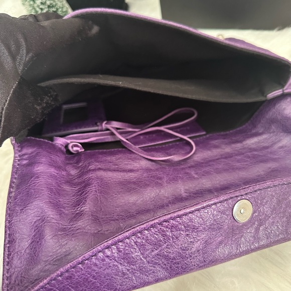 Authentic Balenciaga Envelope Clutch - Picture 9 of 12